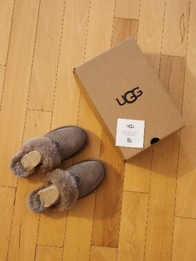 Ugg Cozy Slipper Women